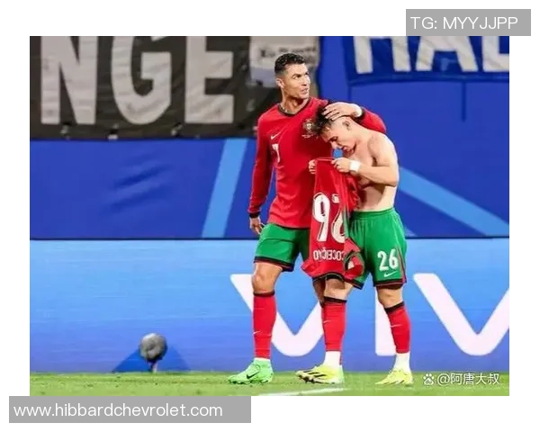 足球明星精彩瞬间慢动作解析图集展现他们的非凡技艺与魅力 足球明星精彩瞬间慢动作解析图集展现他们的非凡技艺与魅力