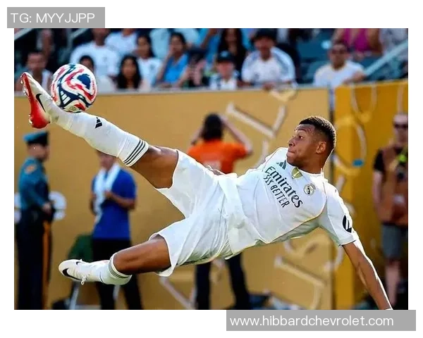 足球明星谁才是真正的王者引发球迷热议与争论 足球明星谁才是真正的王者引发球迷热议与争论