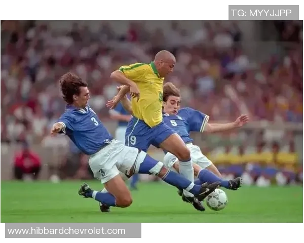 过去25年足球明星的辉煌历程与传奇瞬间回顾 过去25年足球明星的辉煌历程与传奇瞬间回顾